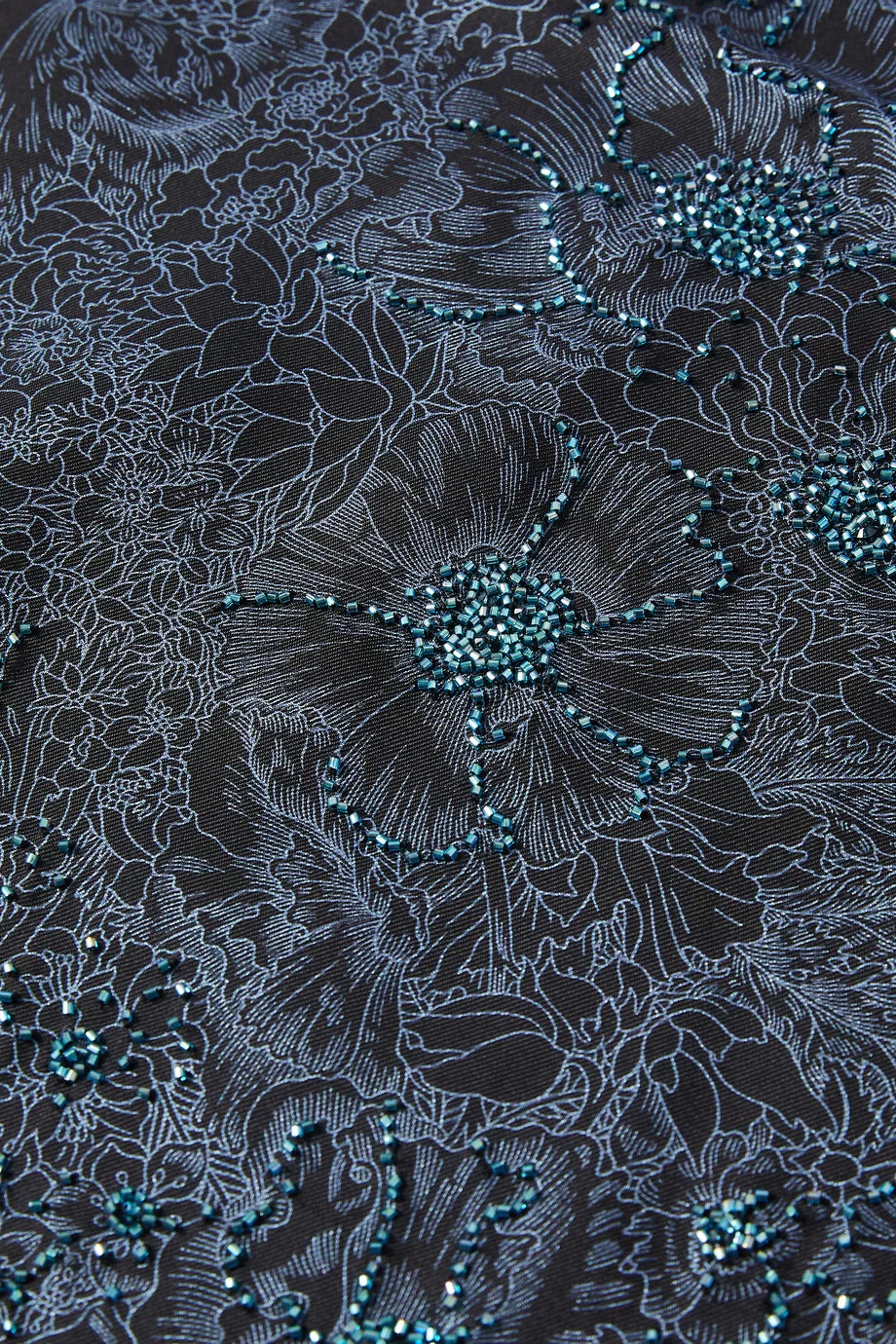 Hermès Robe Legere Embroidered Scarf 90 in Silk