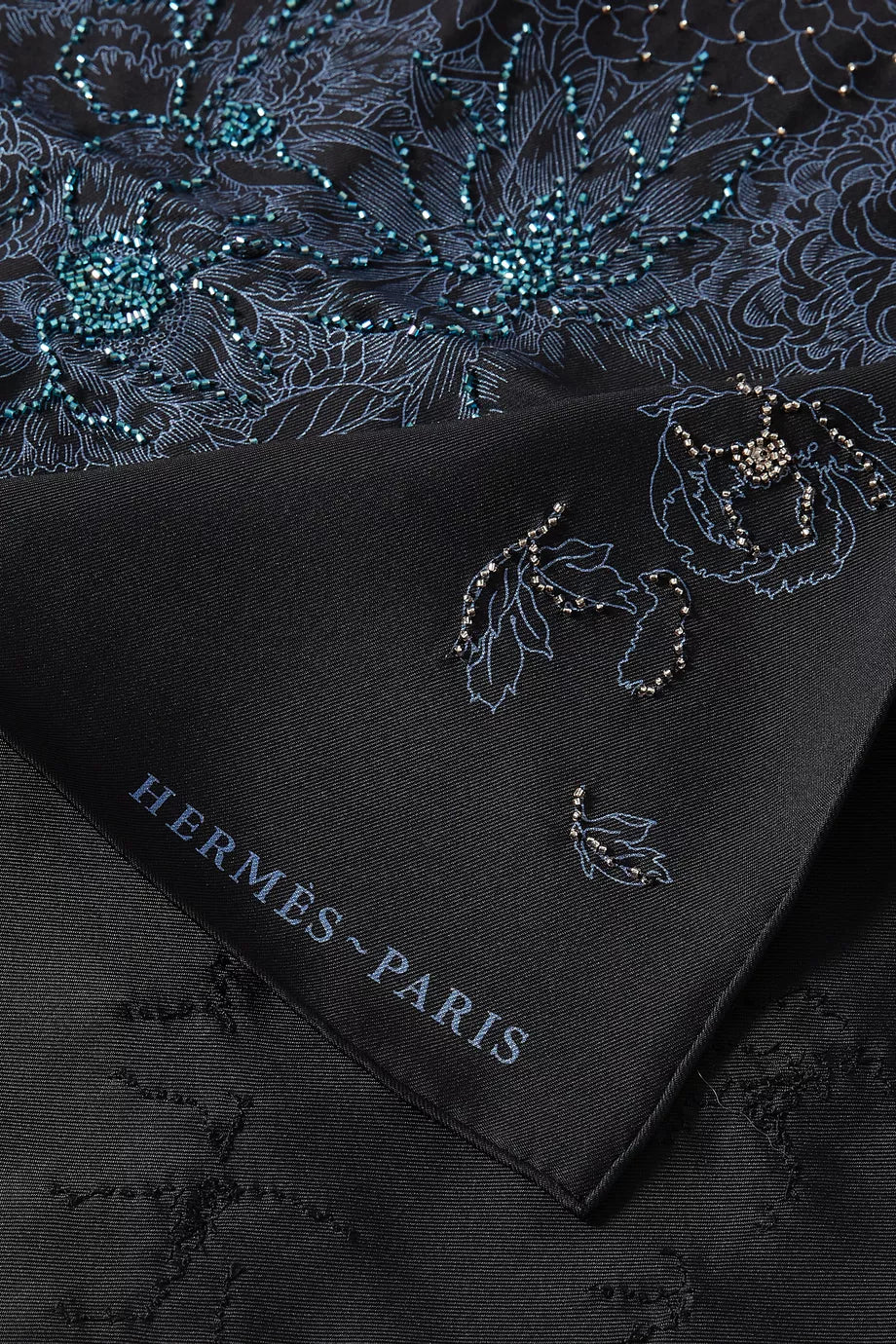 Hermès Robe Legere Embroidered Scarf 90 in Silk
