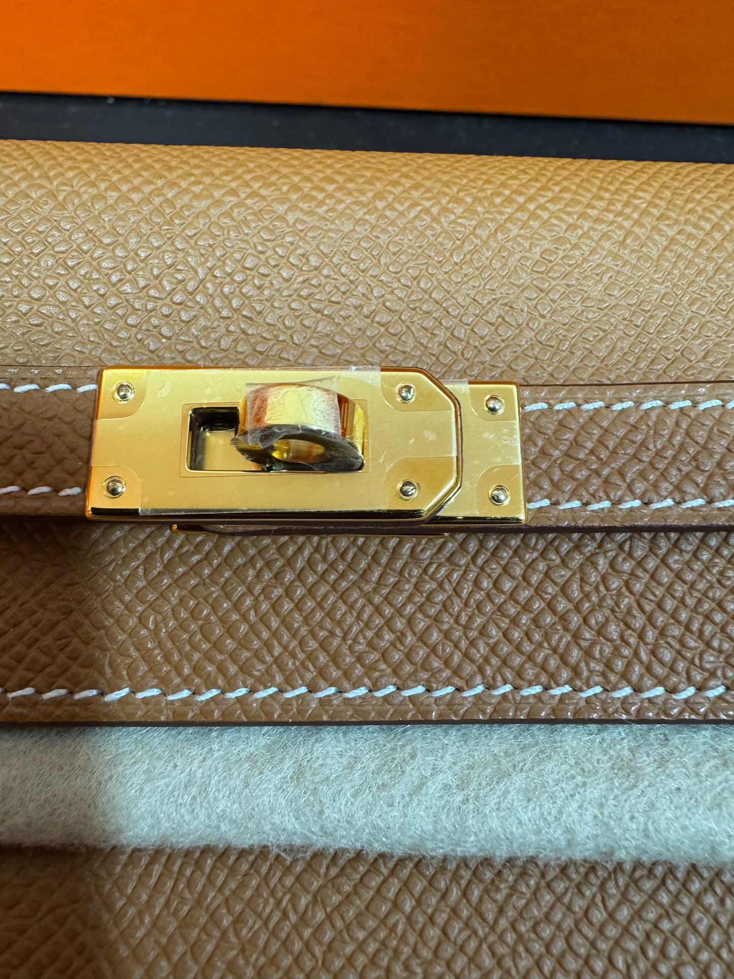 Hermès Kelly To Go Wallet Epsom Gold