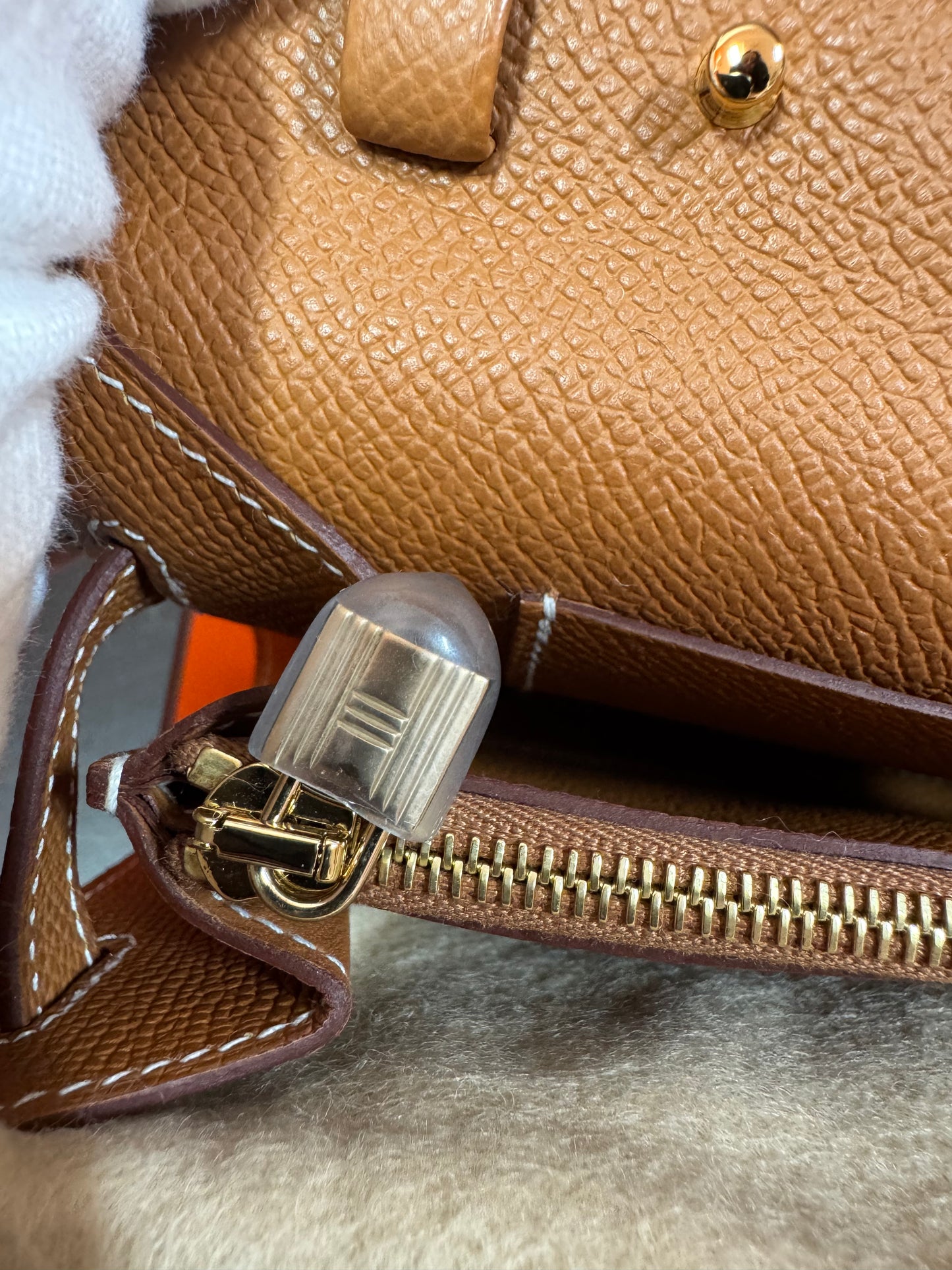 Hermès Kelly To Go Wallet Epsom Gold