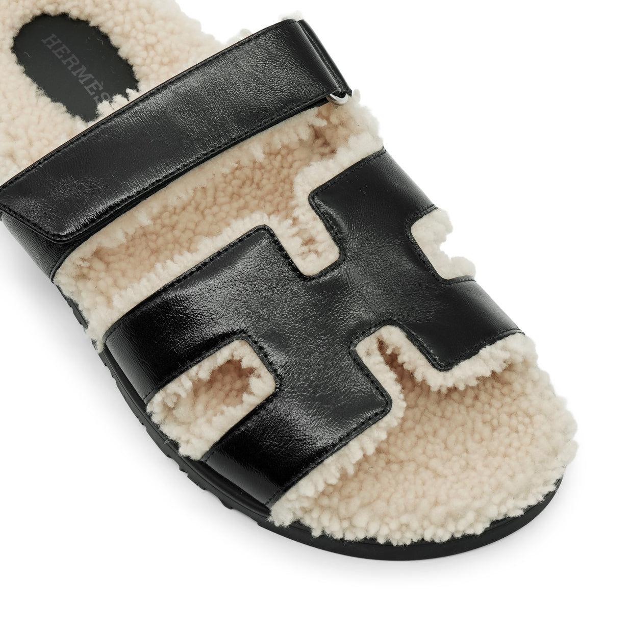 Hermès Chypre Sandal - Écru/Patent Black/Shearling Lining (40.5)
